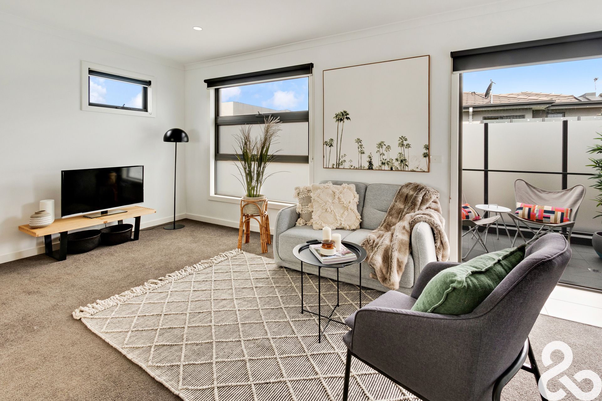 AS NEW & PERFECTLY LOCATED!