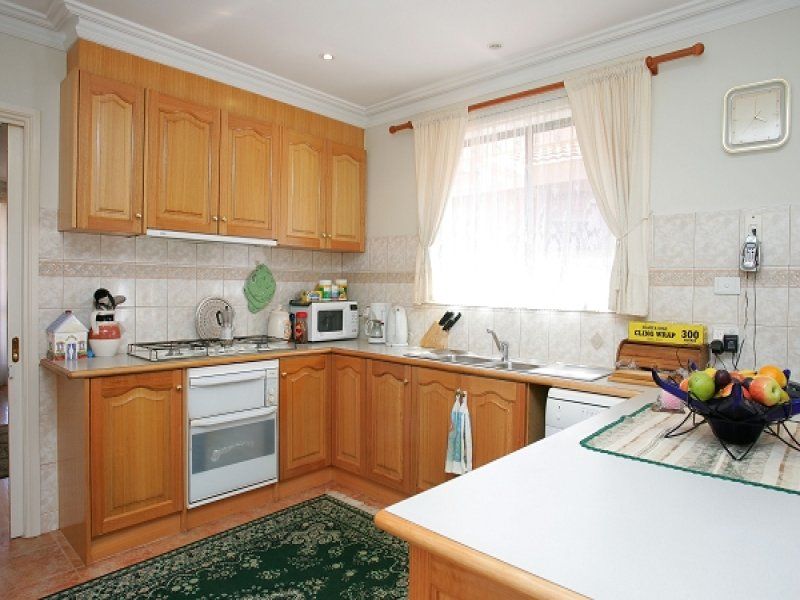 391 Queen Street, ALTONA MEADOWS, Altona Meadows - Thumbnail 2