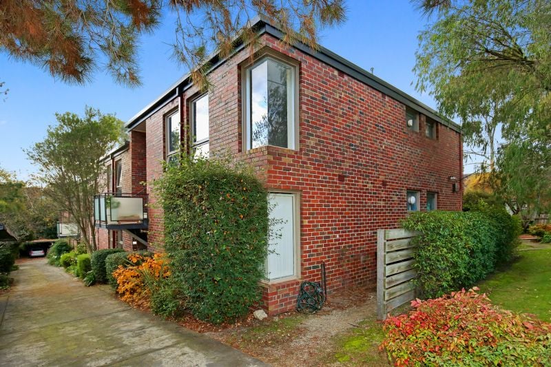 6/3 Rotherwood Road, Ivanhoe East
