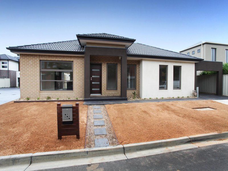 6 Fetcham Lane, Caroline Springs - Thumbnail 2