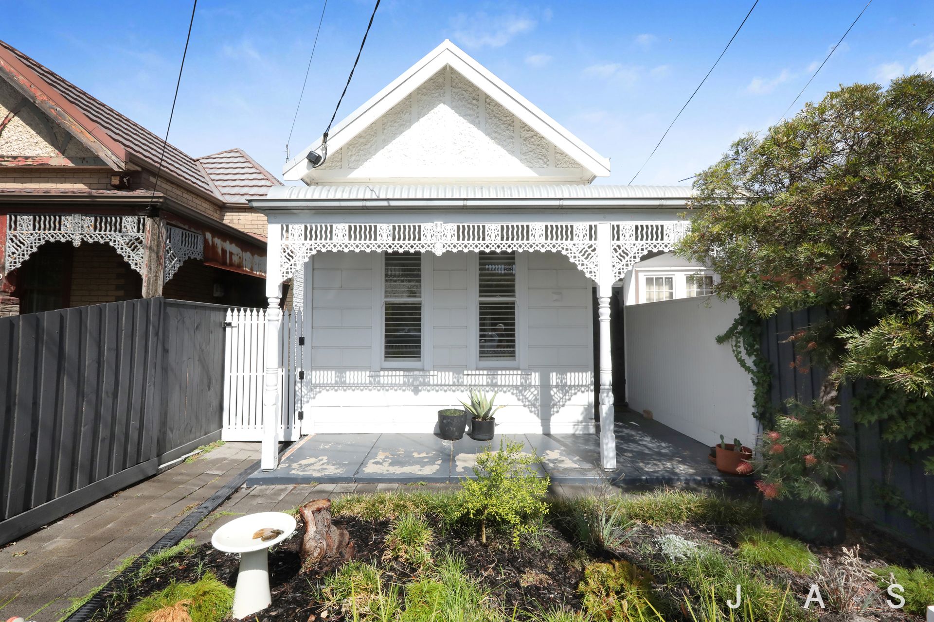 27 The Ridgeway Kensington VIC, Kensington - Thumbnail 3