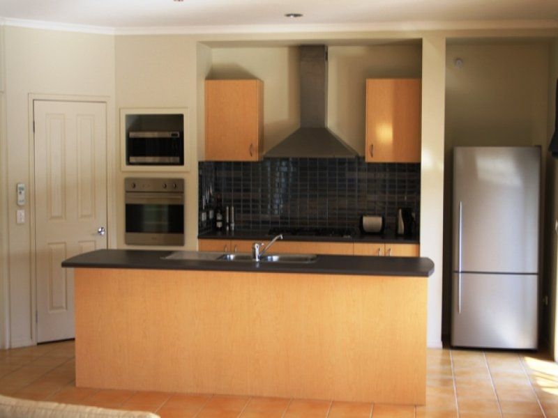 4 Swanhurst Green, Caroline Springs - Thumbnail 3