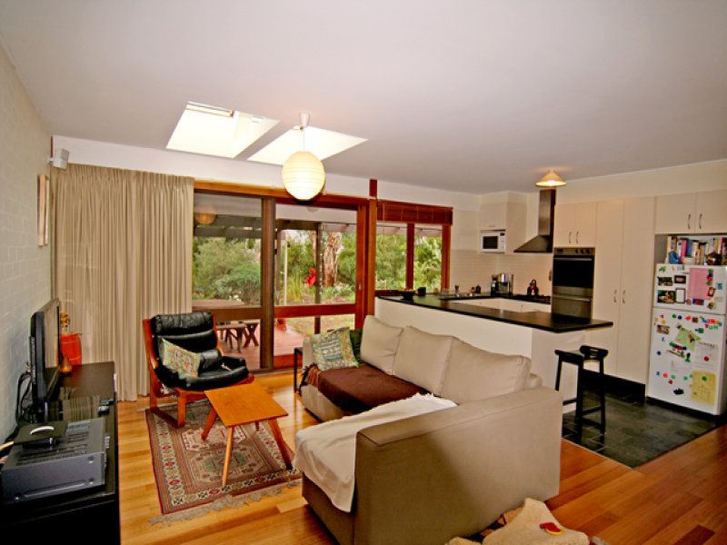 71 Wybalena Grove, Cook - Thumbnail 3