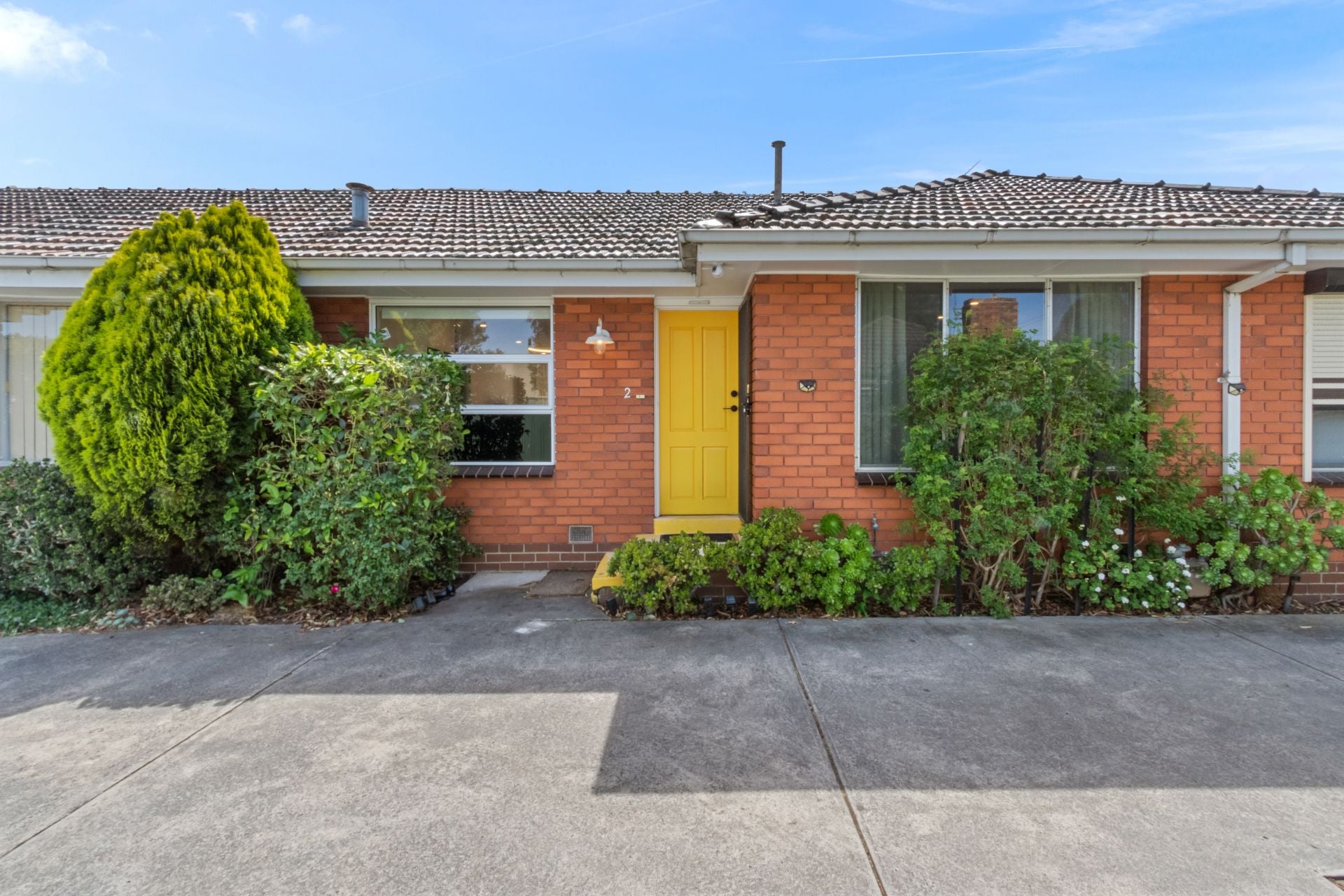 Stunning Unit in Ideal Location