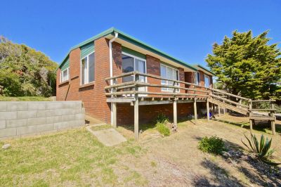 8 Illaroo Avenue, East Devonport, East Devonport - Thumbnail 3