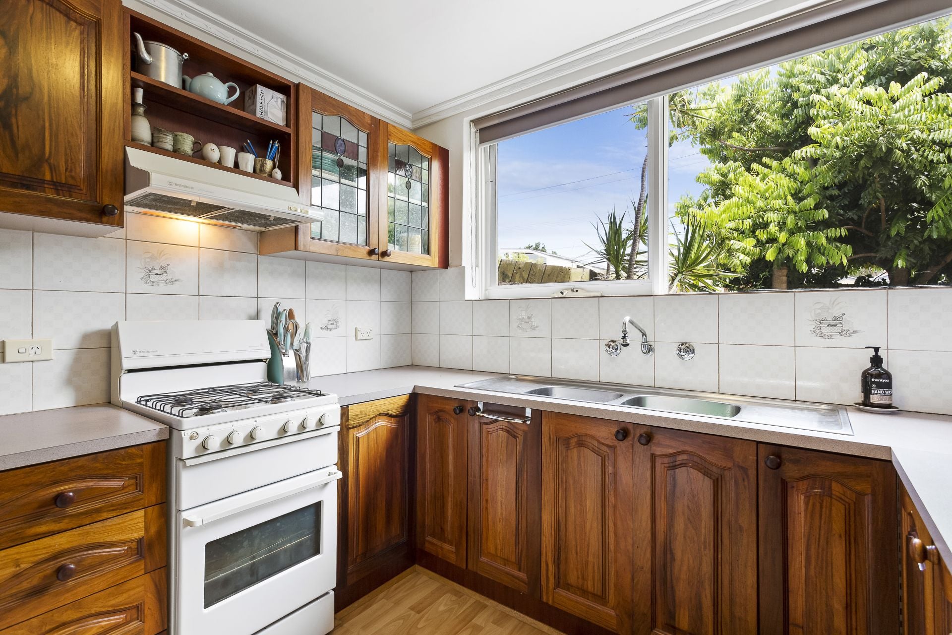 Ground Floor Apartment Set In A Tranquil Surrounding!