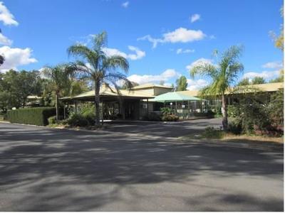 MOTEL LEASEHOLD FOR SALE - PROSPEROUS RURAL CENTRE - EXCELLENT OPPORTUNITY