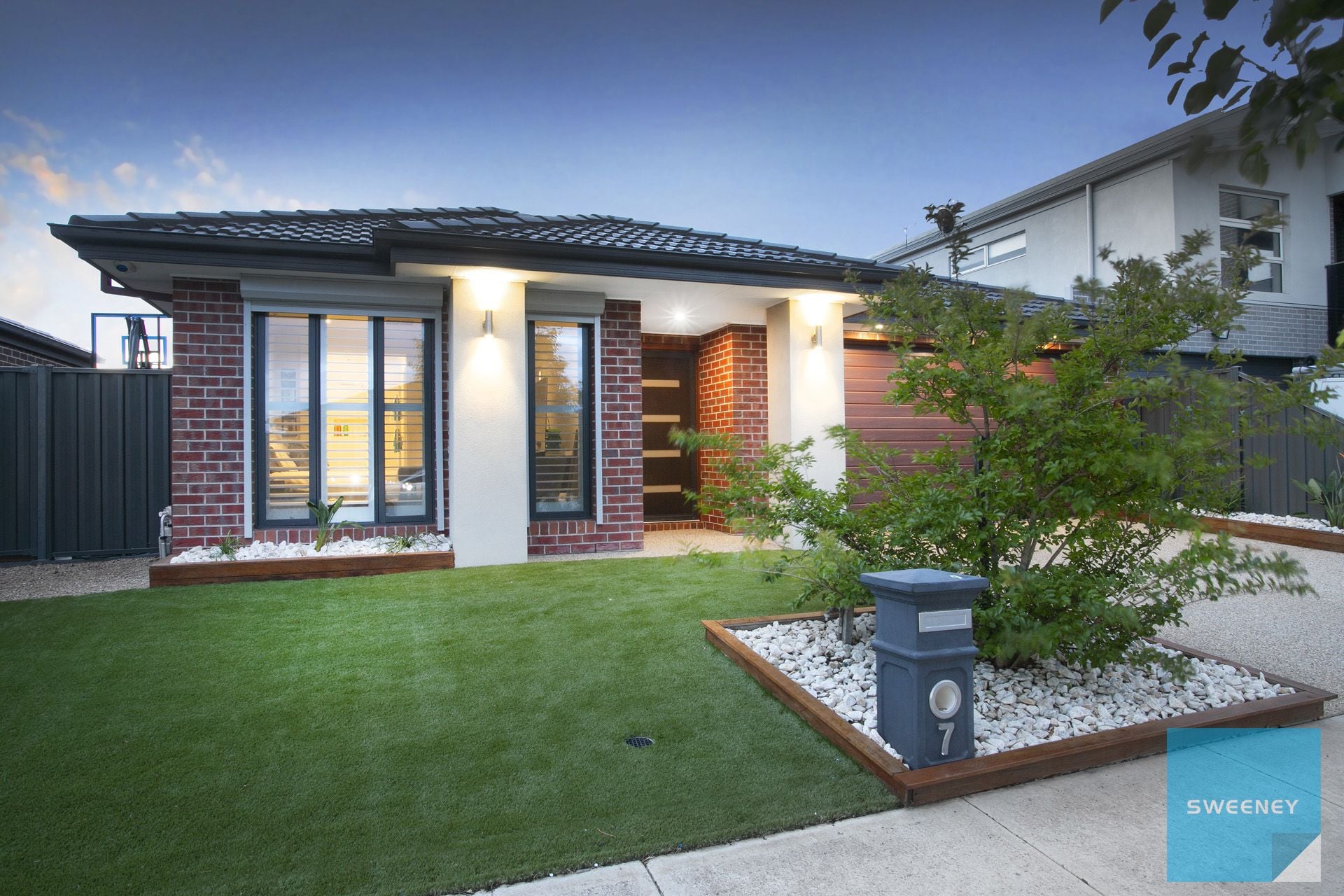 7 Mandalay Parade, Fraser Rise - Thumbnail 3