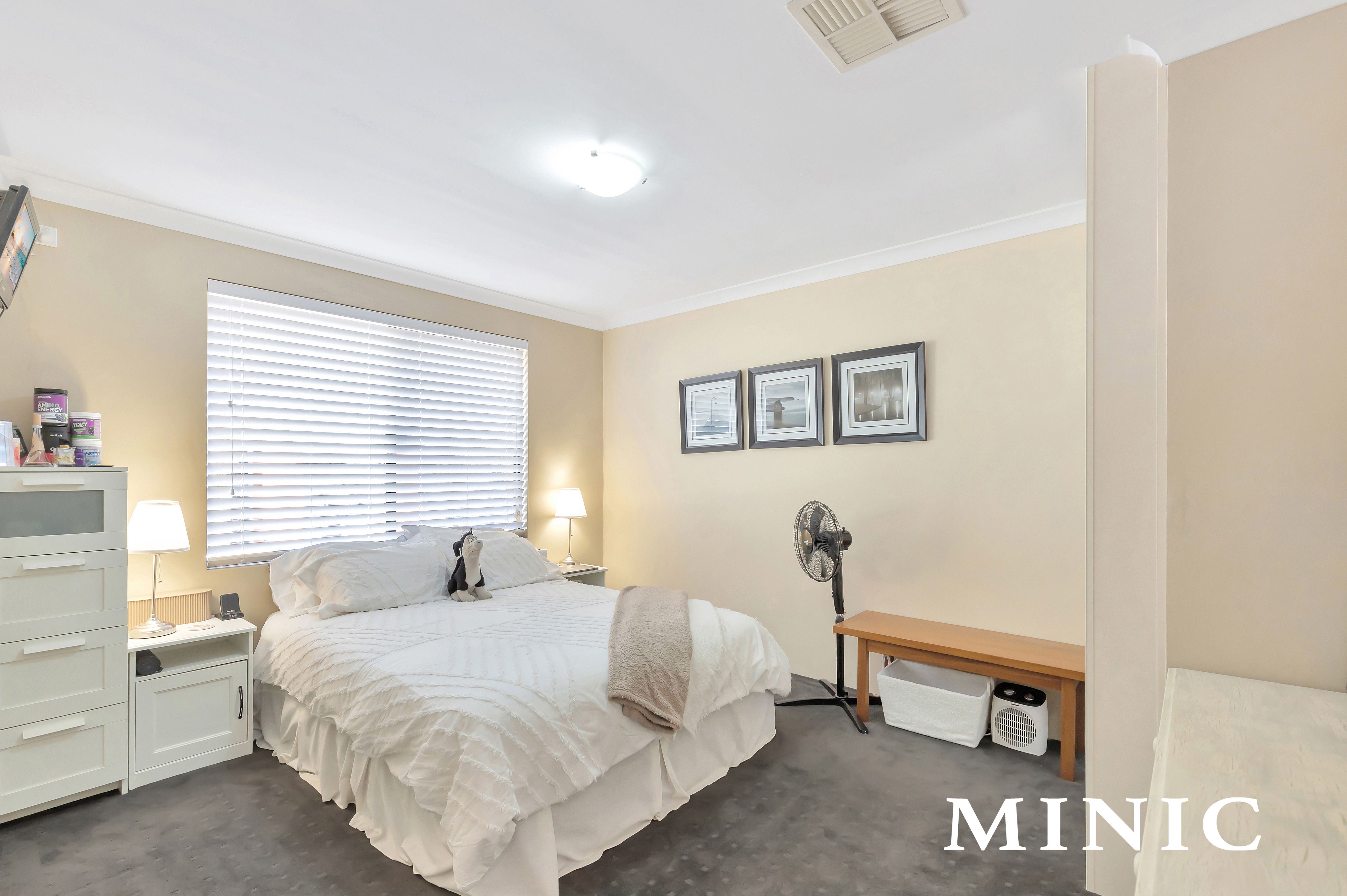 34 Charm Way, Atwell