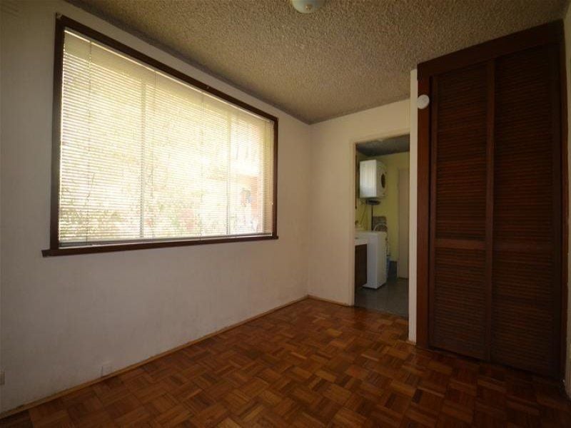 SECOND FLOOR BRUNSWICK APARTMENT