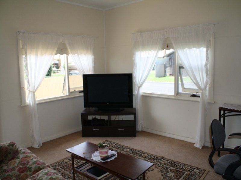 98 Meylin Street PORT MACDONNELL SA, Port Macdonnell - Thumbnail 8