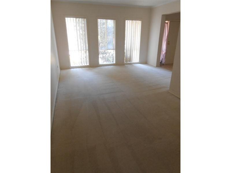 IDEALLY LOCATED, CLOSE TO RMIT & PUBLIC TRANSPORT