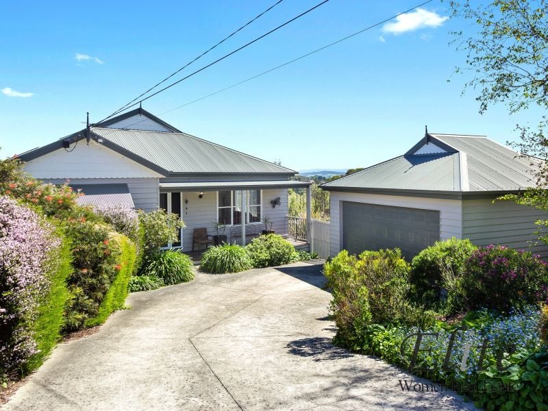 Real Estate For Sale 42 Crown Point Ridge Chirnside Park , VIC