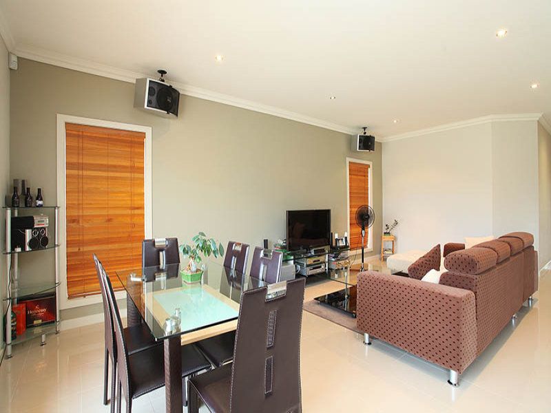 48 The Avenue, Caroline Springs - Thumbnail 4