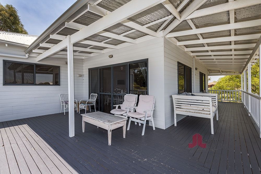 Real Estate For Sale 18 Carleen Avenue Binningup , WA