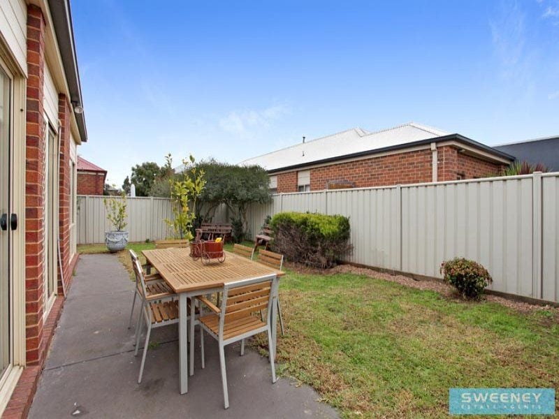 4 Dunstall Gardens, Caroline Springs - Thumbnail 8
