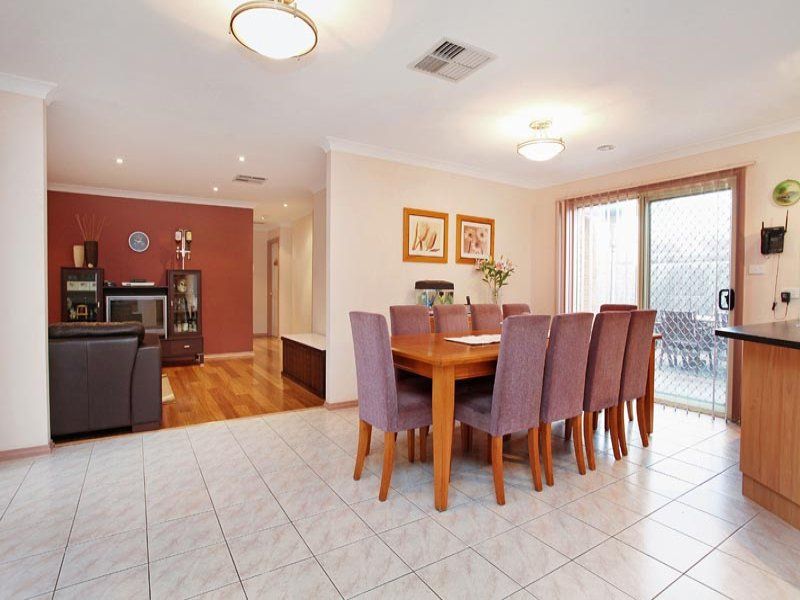 23 Waranga Way, Taylors Hill - Thumbnail 7