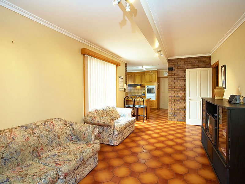 17 Emery Court, Altona - Thumbnail 6