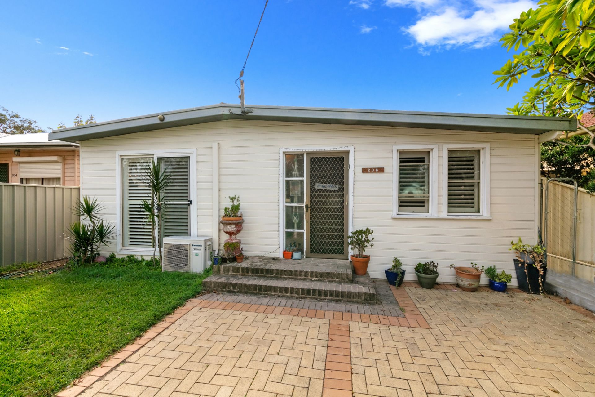 206 Trafalgar Avenue Umina Beach NSW, Umina Beach - Thumbnail 2