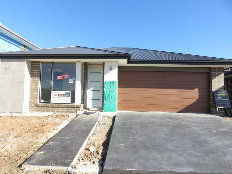 Luxury House!! Located in Luxurious Estate!!! Lot , NSW-