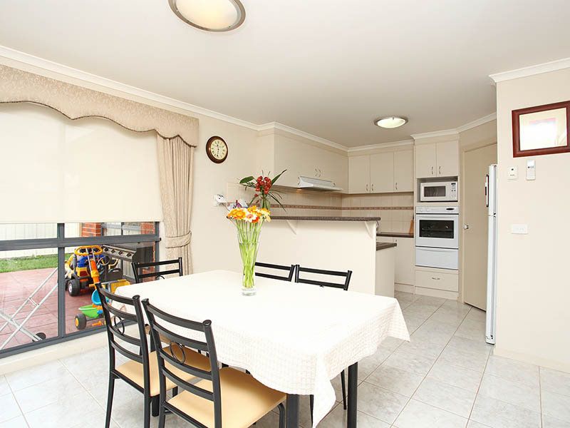 1 Millstream Way, Caroline Springs - Thumbnail 4