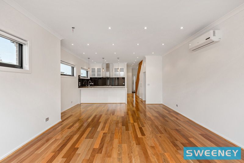 2/2 Prismall Street, Altona North - Thumbnail 8