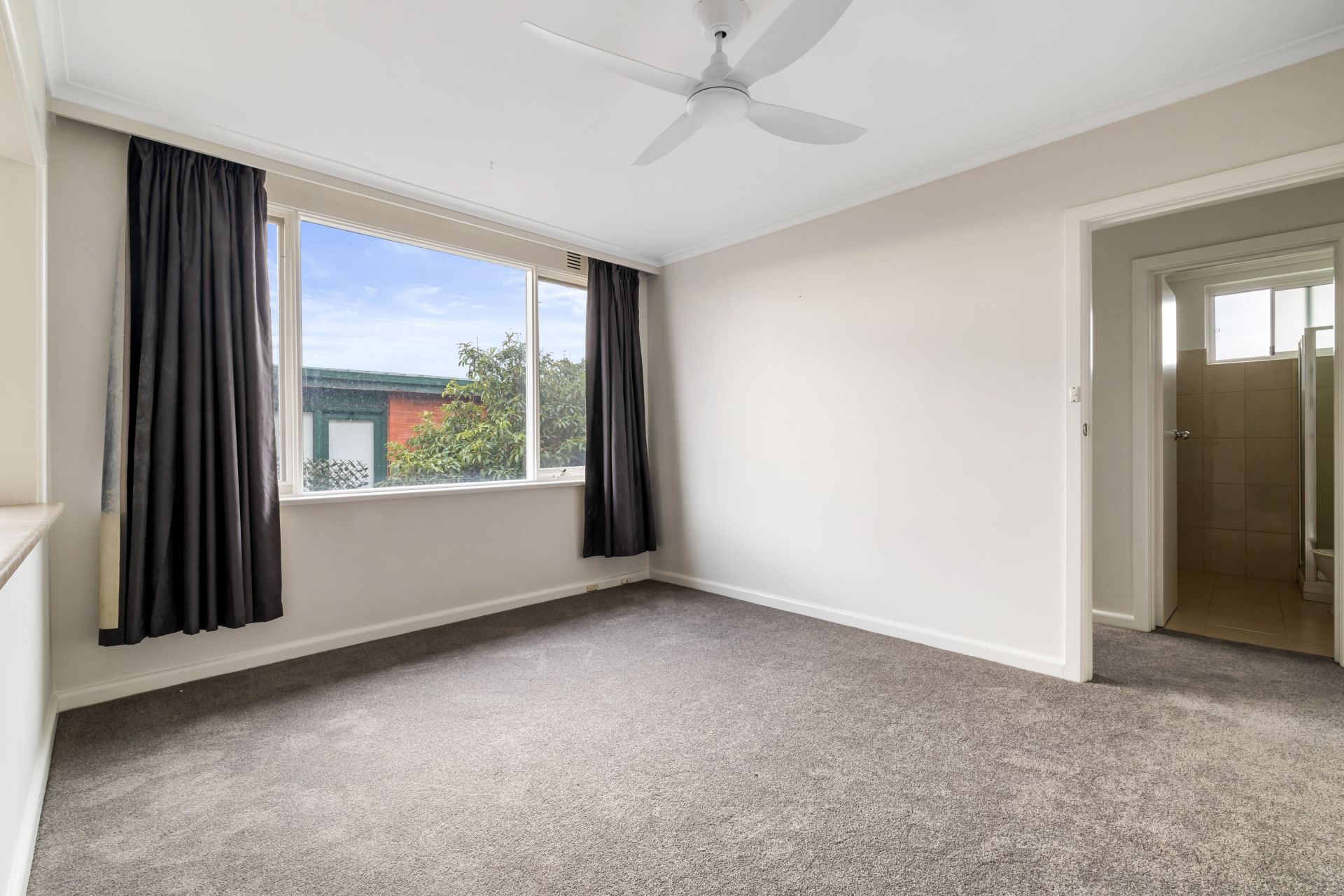 Freshly Updated Apartment in Prime Essendon Location