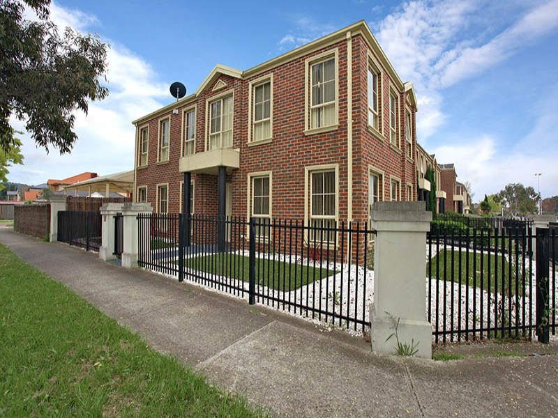 18 Trinity Way SOUTH MORANG, South Morang - Thumbnail 2