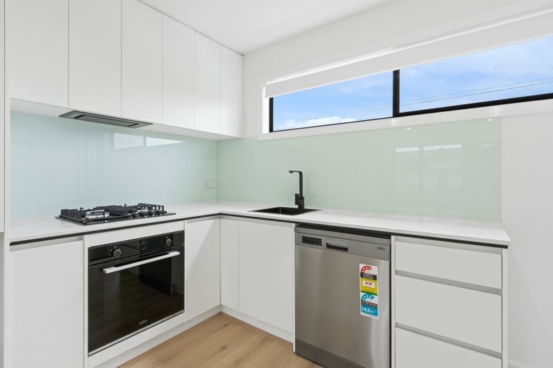 4/172 Darebin Road, Northcote