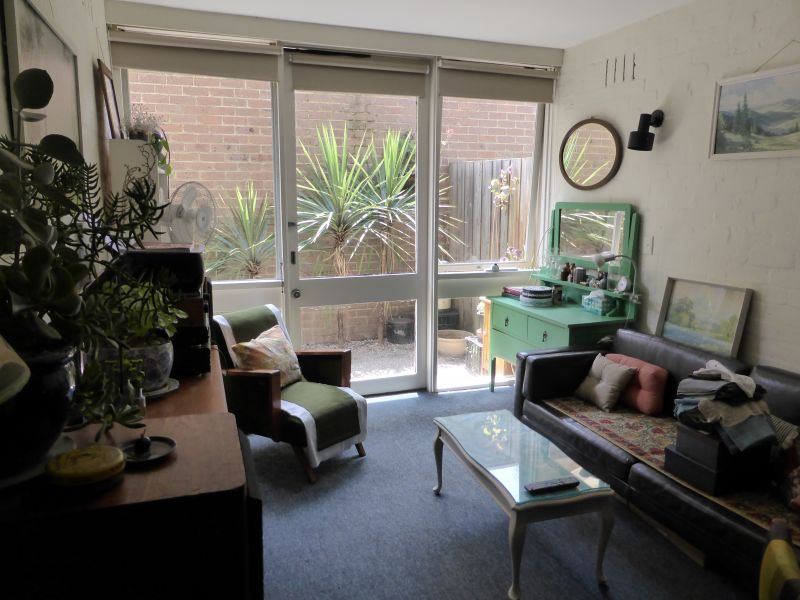 2/57A Fyffe Street, Thornbury