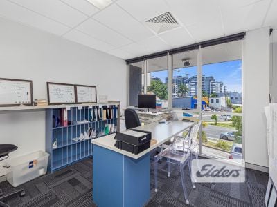 PRIME STRATA OFFICE ON MASSIVE 1,897M2 LAND PARCEL!