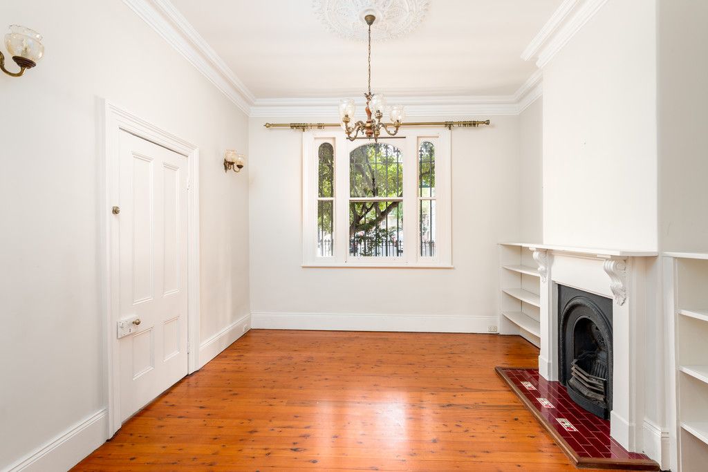 GRAND HOME IN GREAT LOCATION