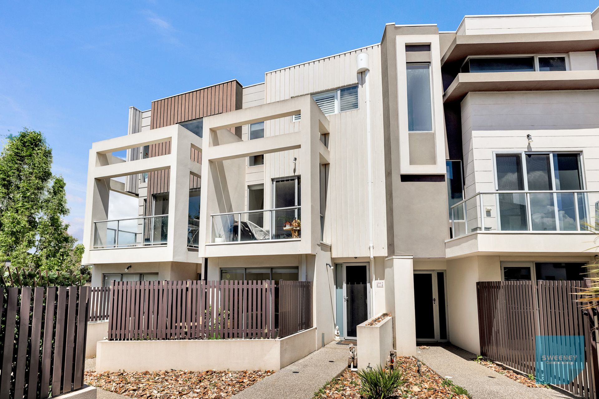 7/25 Boathouse Drive, Caroline Springs - Thumbnail 2