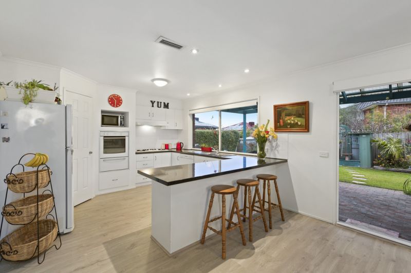 1 George Bass Avenue, Endeavour Hills - Thumbnail 3