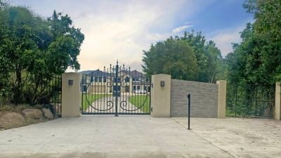 Modern Country Luxury -near 6 horse friendly acres – 4 mins to Samford Village