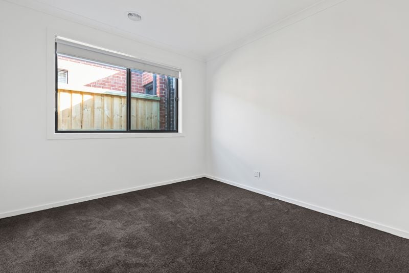 15 Lance Terrace, Cranbourne East