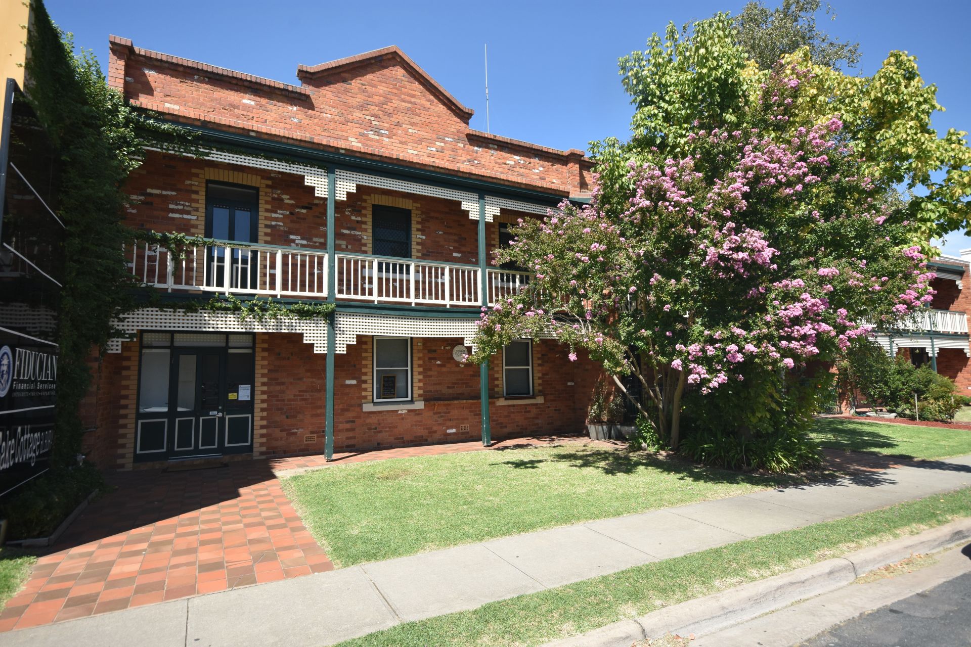 Level 1/D/556 Macauley Street, Albury Dixon CRE