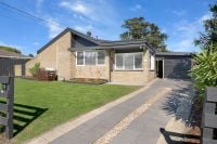 2 Garrylawn Court, Frankston VIC