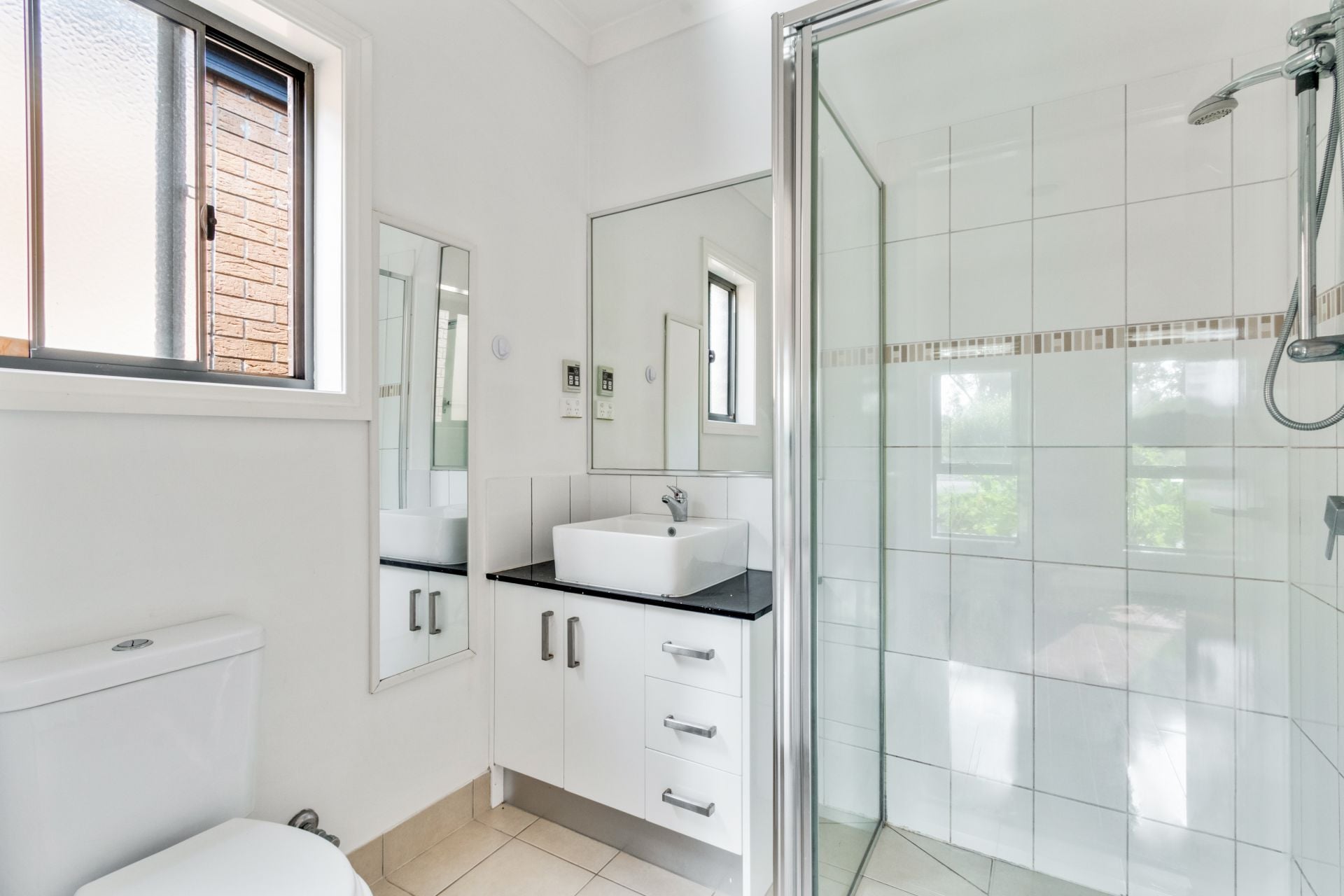 MODERN & LOW MAINTENANCE