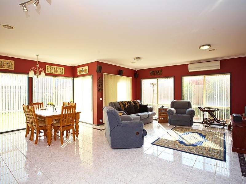 25 Creswick Drive, Point Cook - Thumbnail 4