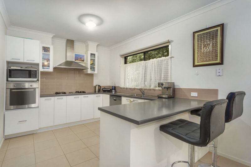 19 St Johns Court, South Morang - Thumbnail 2