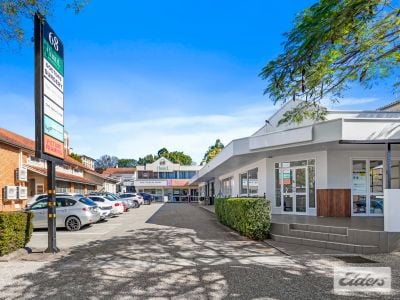 HIGHLY EXPOSED RACECOURSE ROAD OFFICE OR RETAIL SPACE
