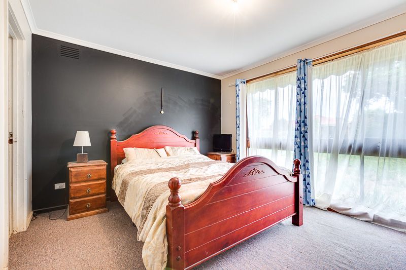 30 Beresford Crescent, Bacchus Marsh - Thumbnail 4