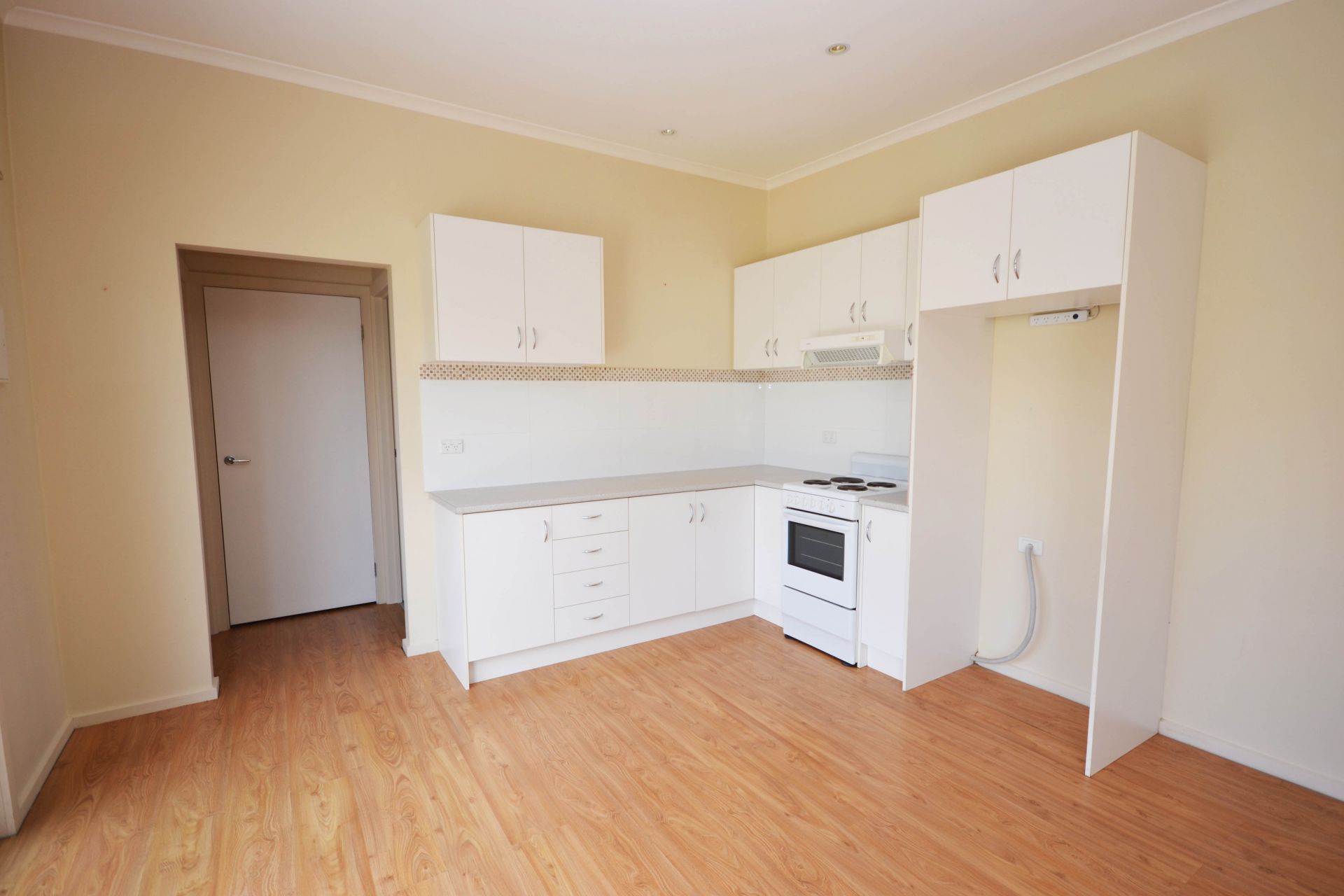 EXTRA LARGE ONE BEDROOM