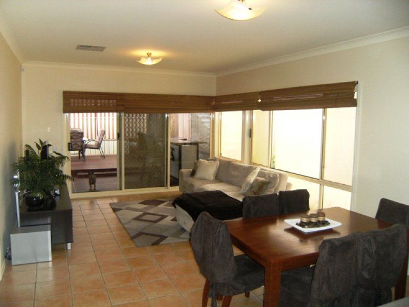 1 Swanhurst Green, Caroline Springs - Thumbnail 4