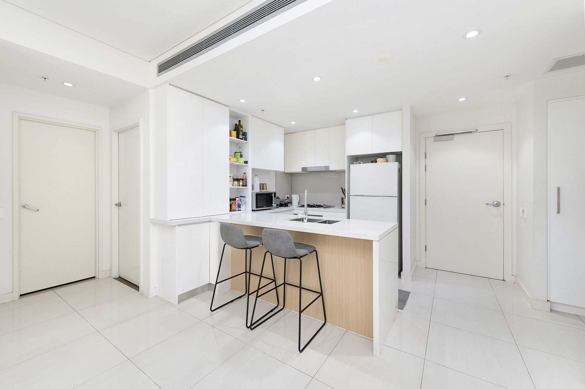 301/3 Nipper Street, Homebush, Homebush - Thumbnail 3