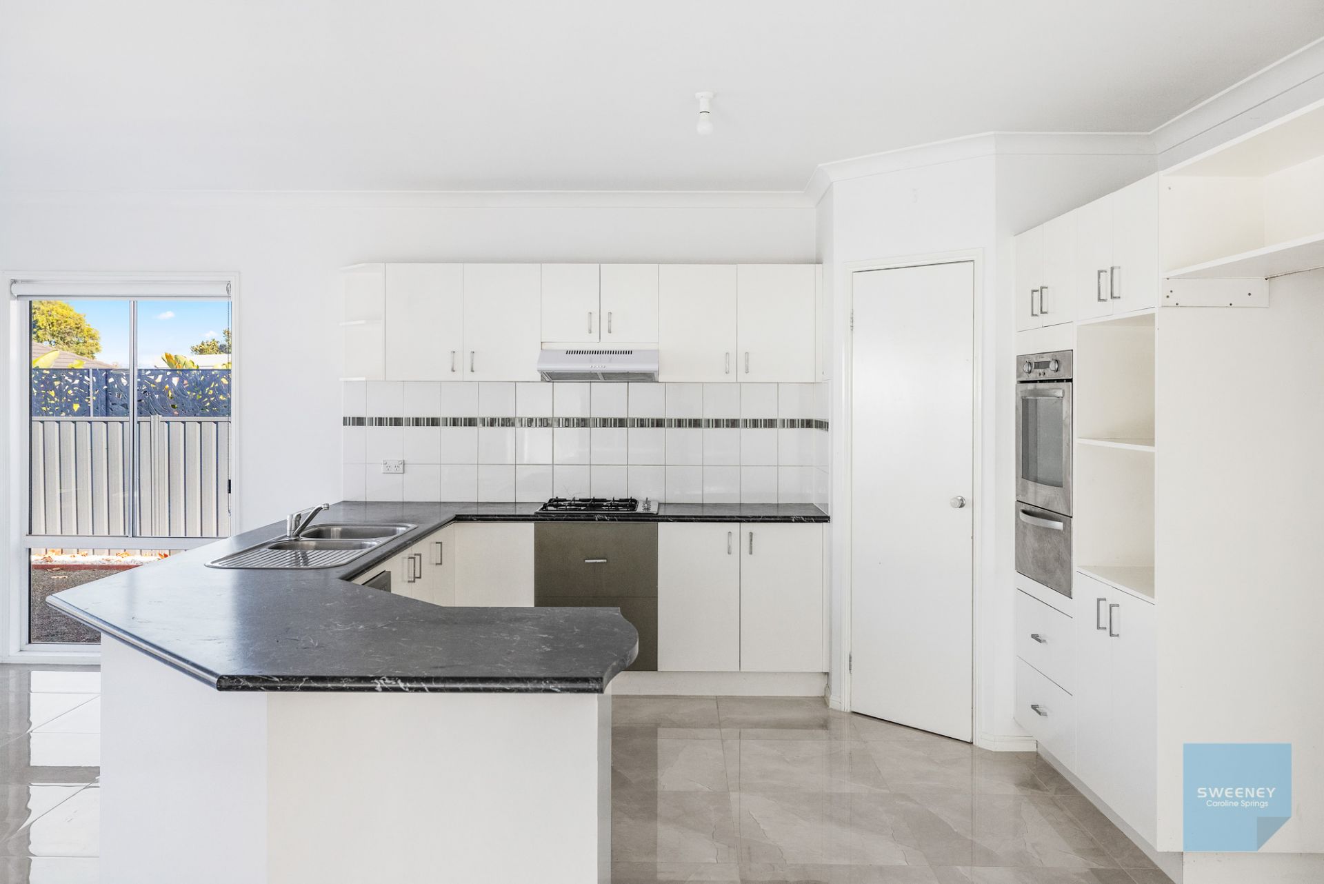 31 Heysen Parkway, Caroline Springs - Thumbnail 4