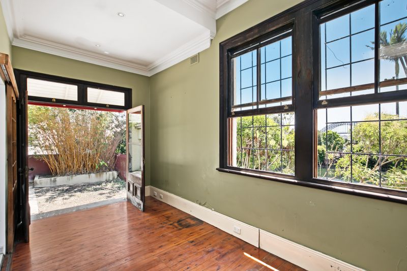 9 Paul Street, Balmain East