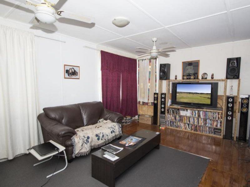 203 Cox Street, South Windsor - Thumbnail 5
