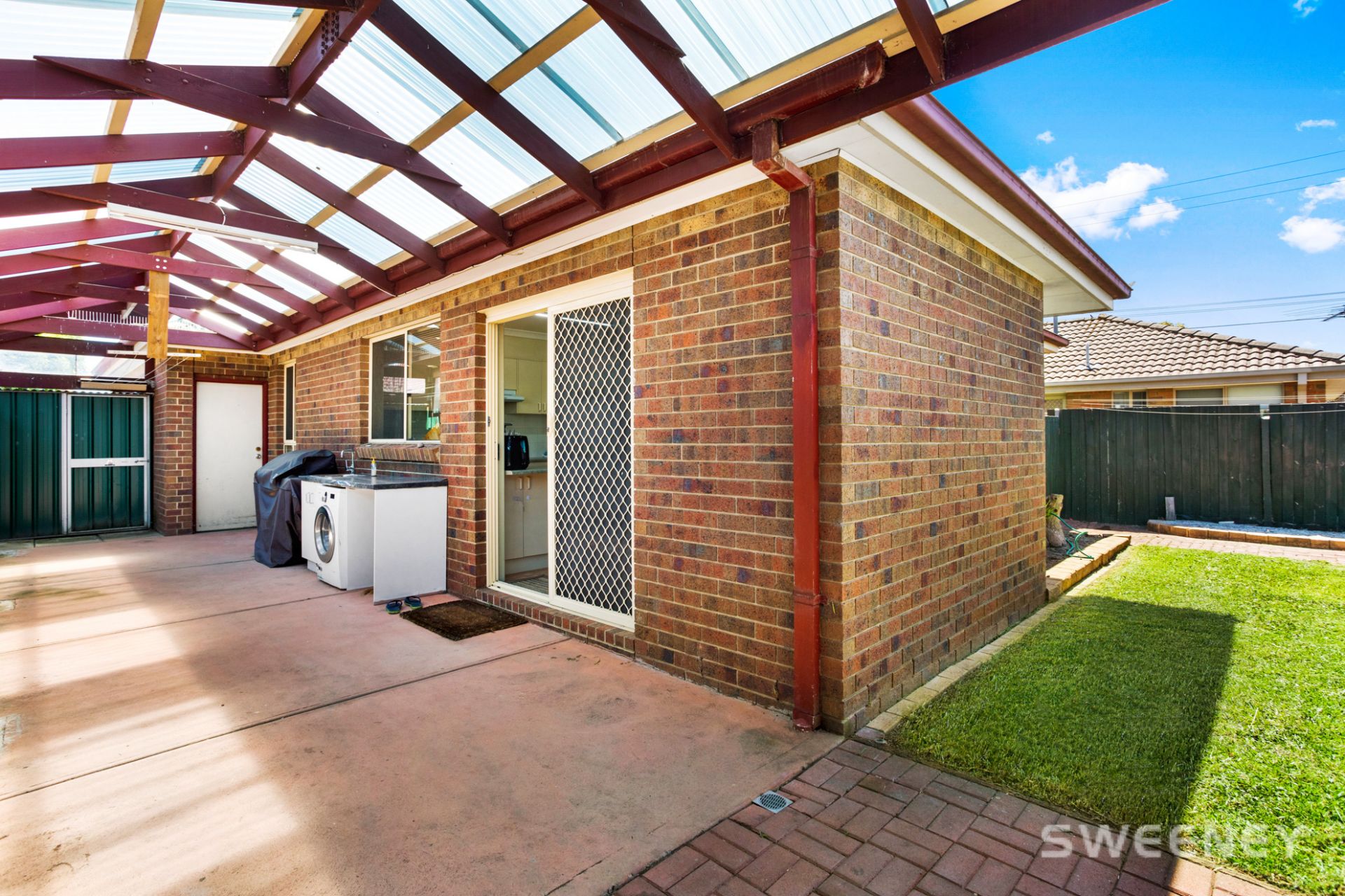 2/3 May Avenue, ALTONA MEADOWS Sweeney Estate Agents